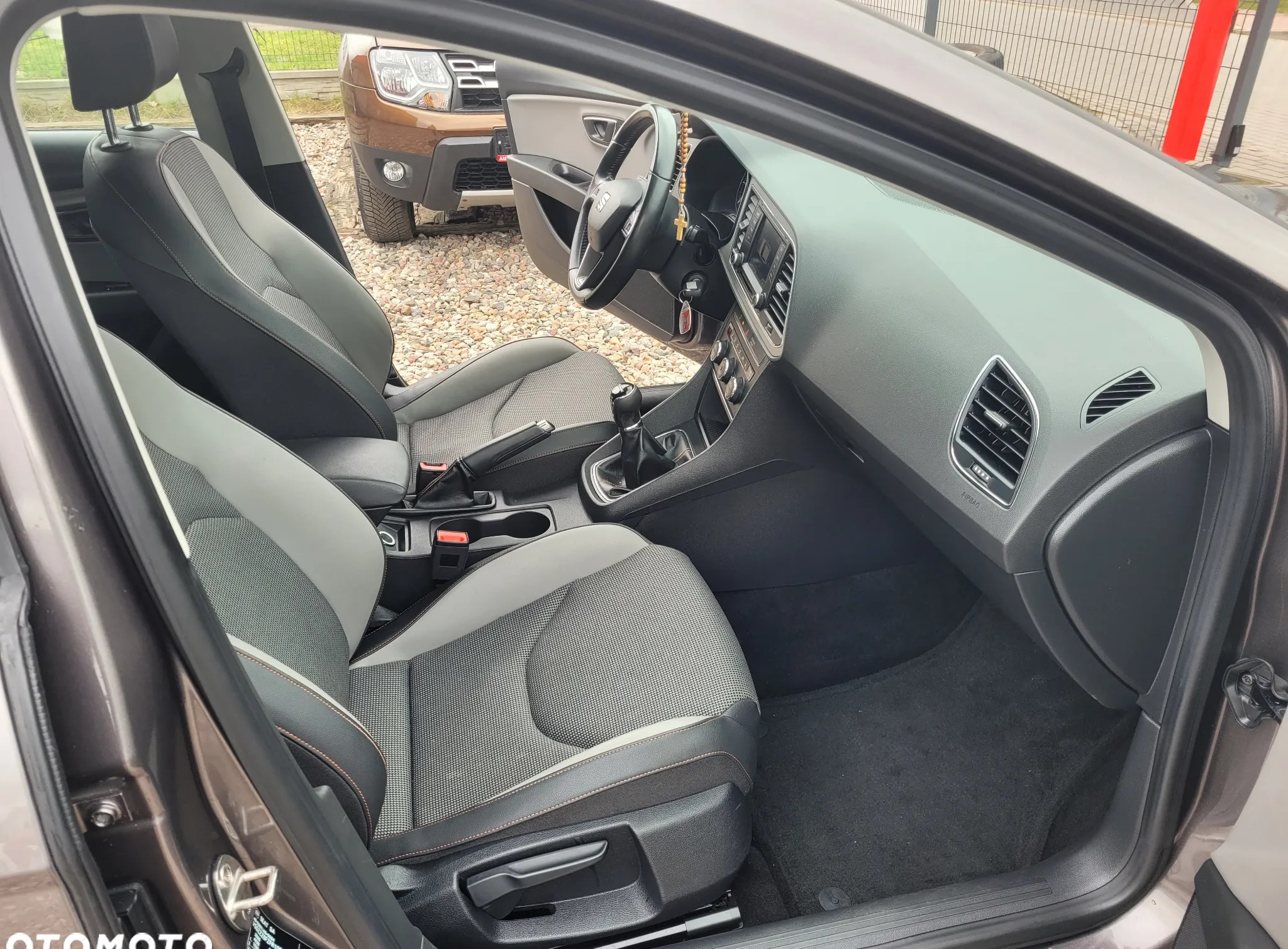 Seat Leon cena 45900 przebieg: 206700, rok produkcji 2015 z Skórcz małe 497